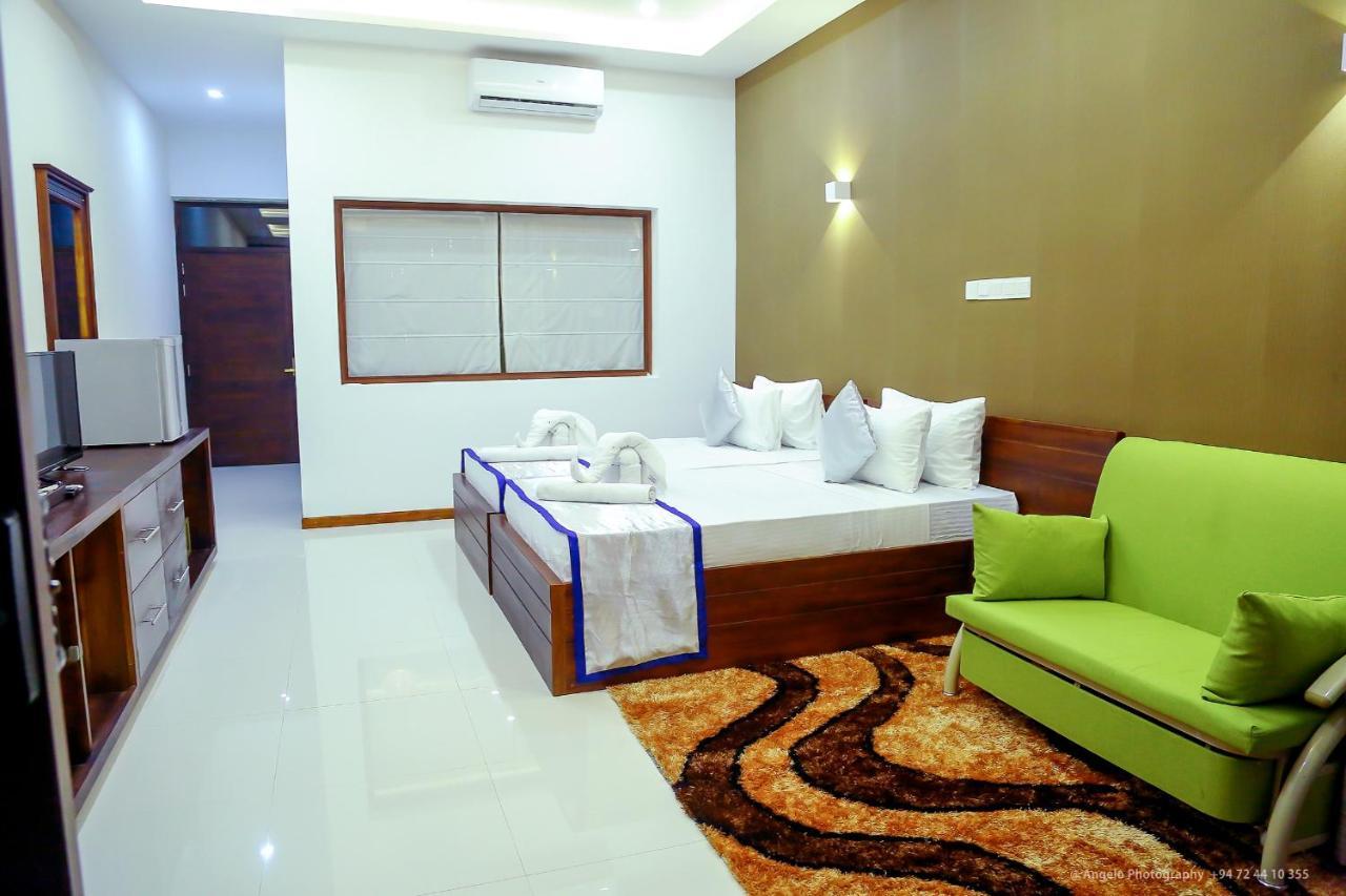 Saru Blue Sapphire Hotel Godakewela Esterno foto
