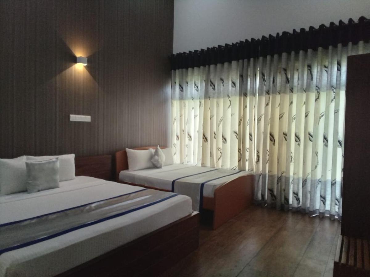 Saru Blue Sapphire Hotel Godakewela Esterno foto